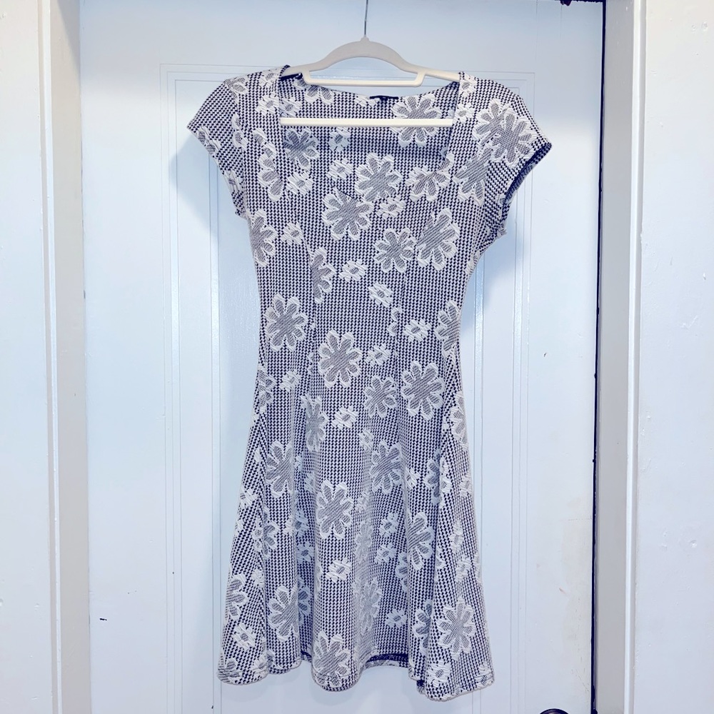 River Island black and white floral dress. Flattering square/V- neckline.